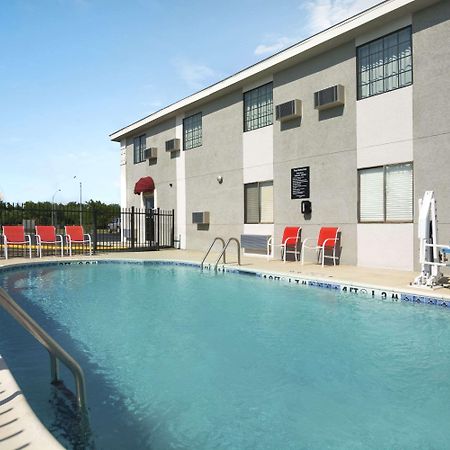 Super 8 By Wyndham Ardmore Luaran gambar