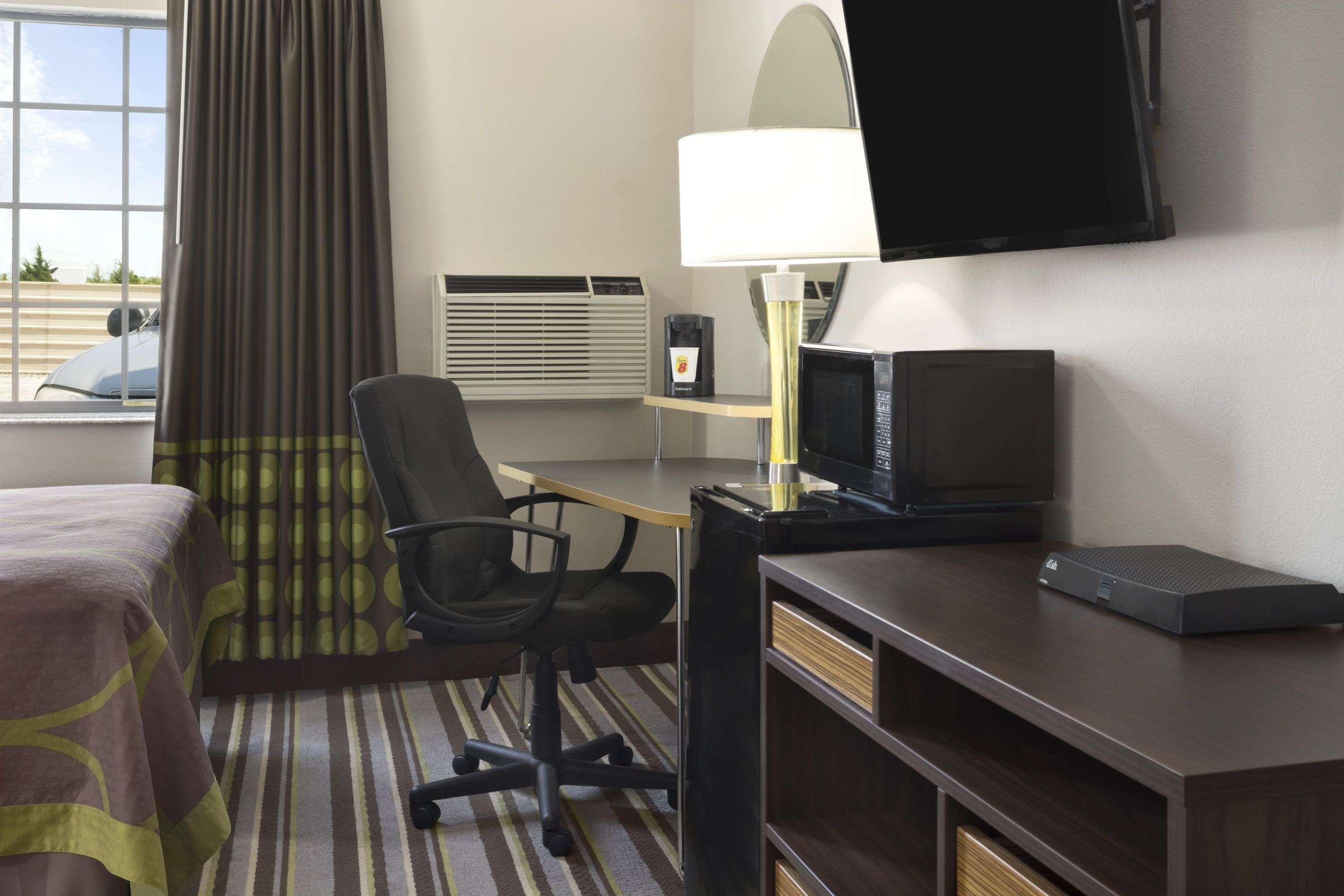 Super 8 By Wyndham Ardmore Luaran gambar