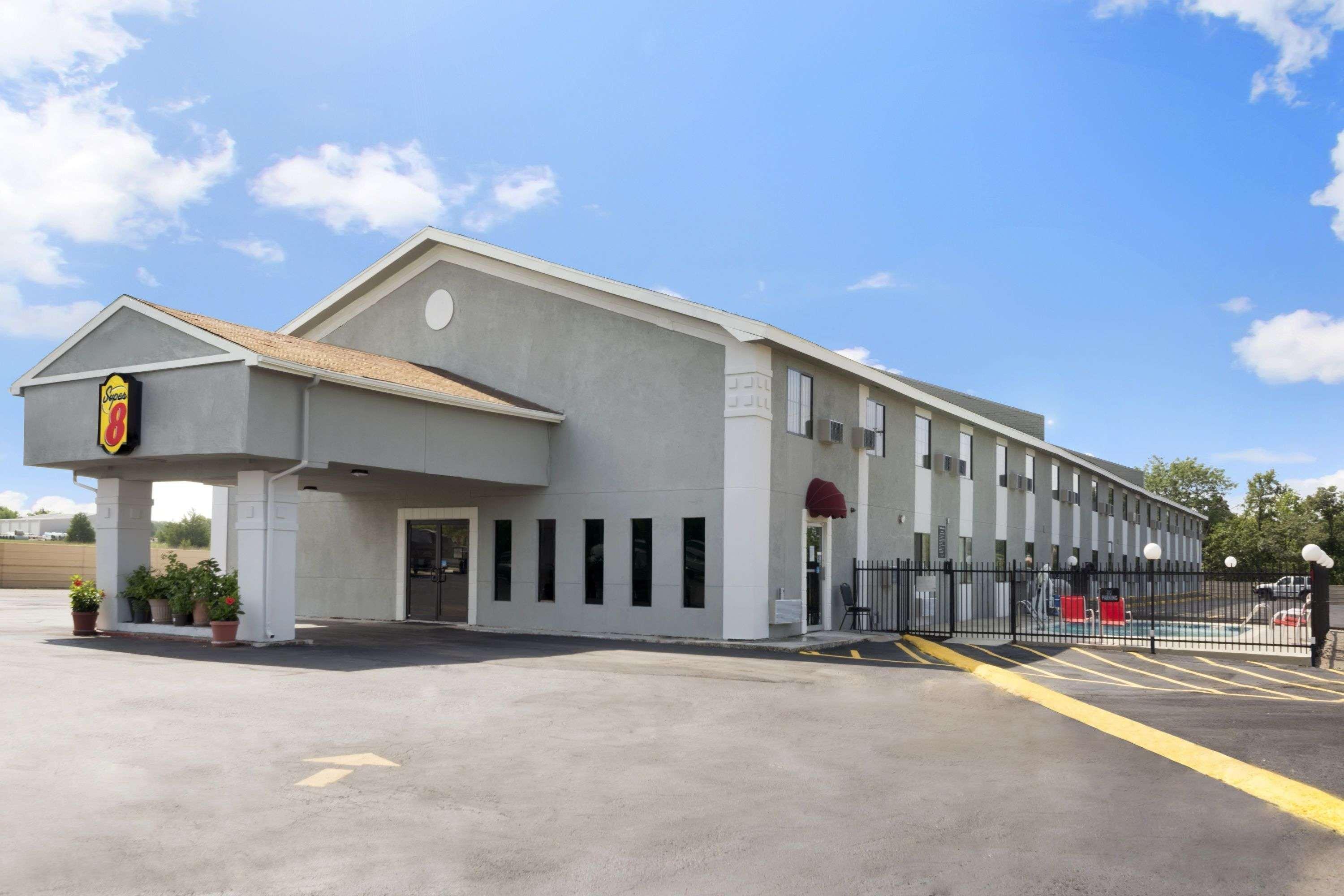 Super 8 By Wyndham Ardmore Luaran gambar
