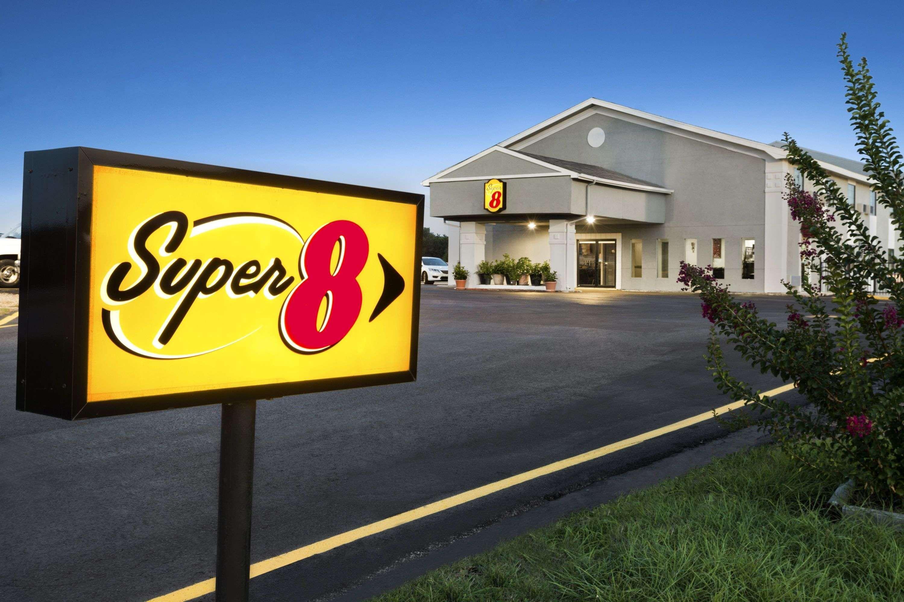 Super 8 By Wyndham Ardmore Luaran gambar